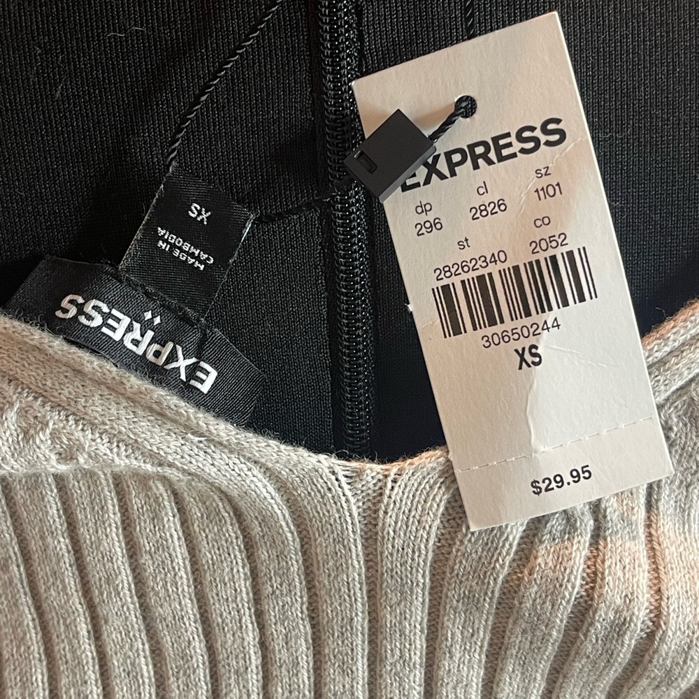 Express Cream Ribbed Button-Front Tank Top - Picture 4 of 4